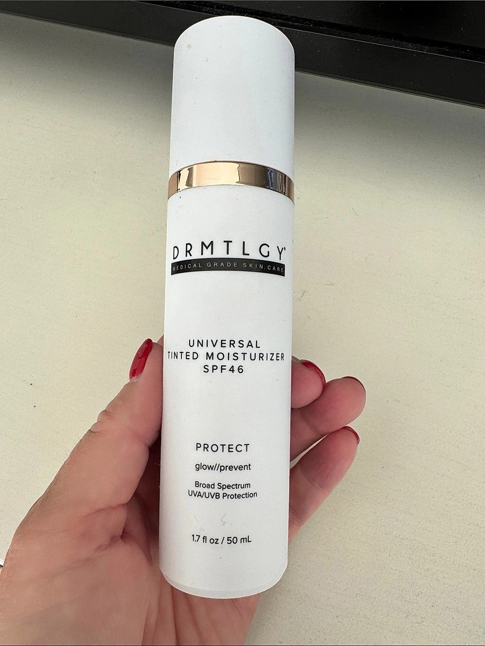 DRMTLGY Universal Tinted Moisturizer SPF46
